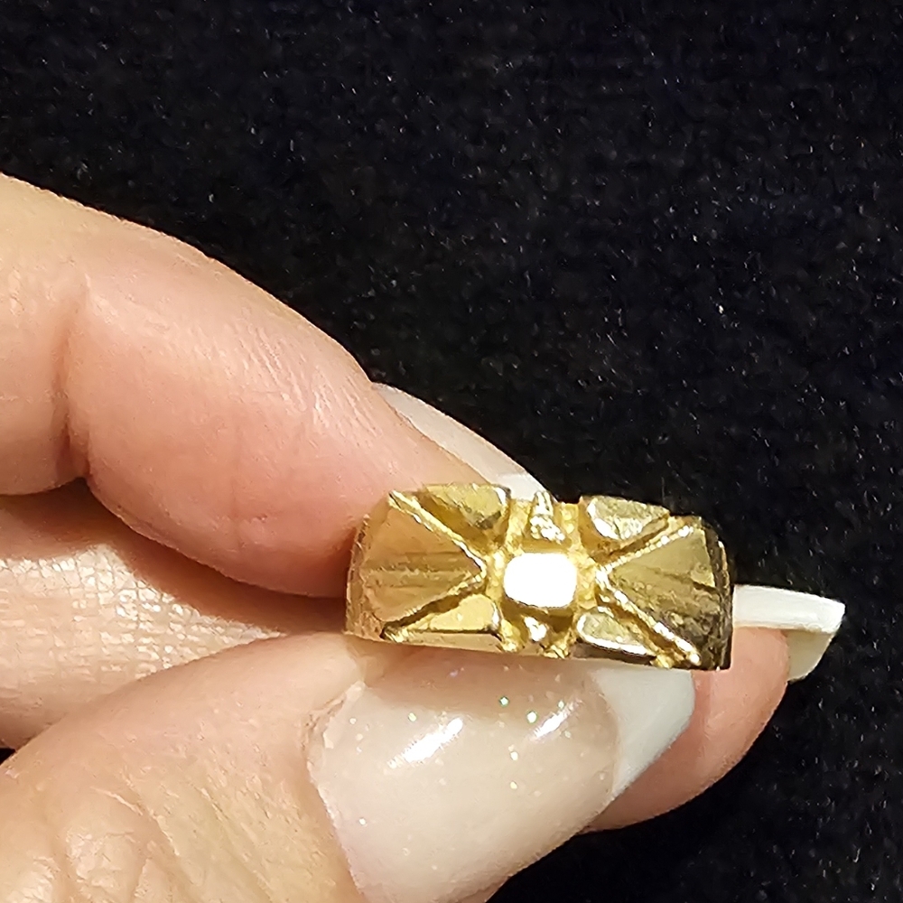 14k yellow gold unisex ring size 6.75